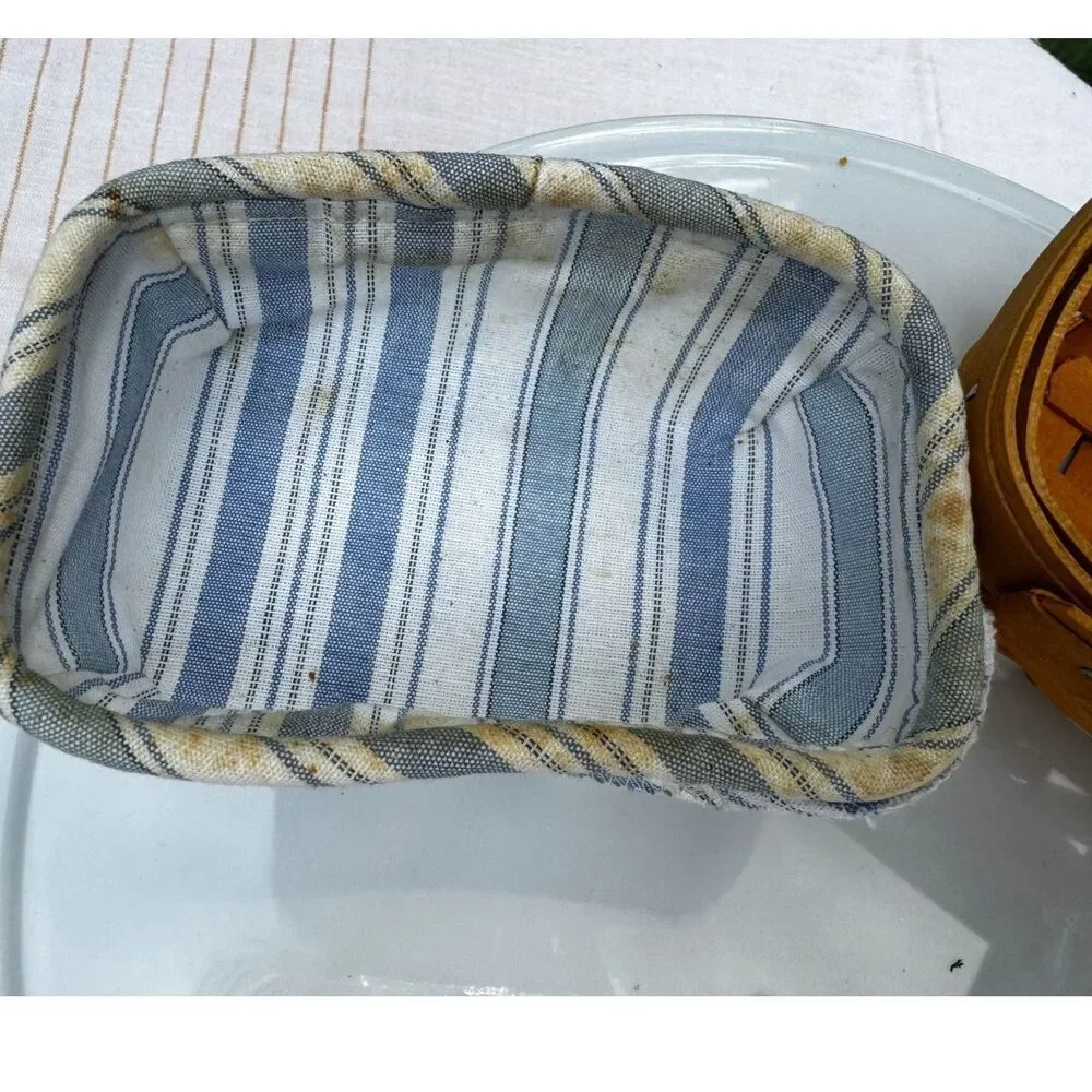Vintage Longaberger Basket; small; with liner and plastic insert